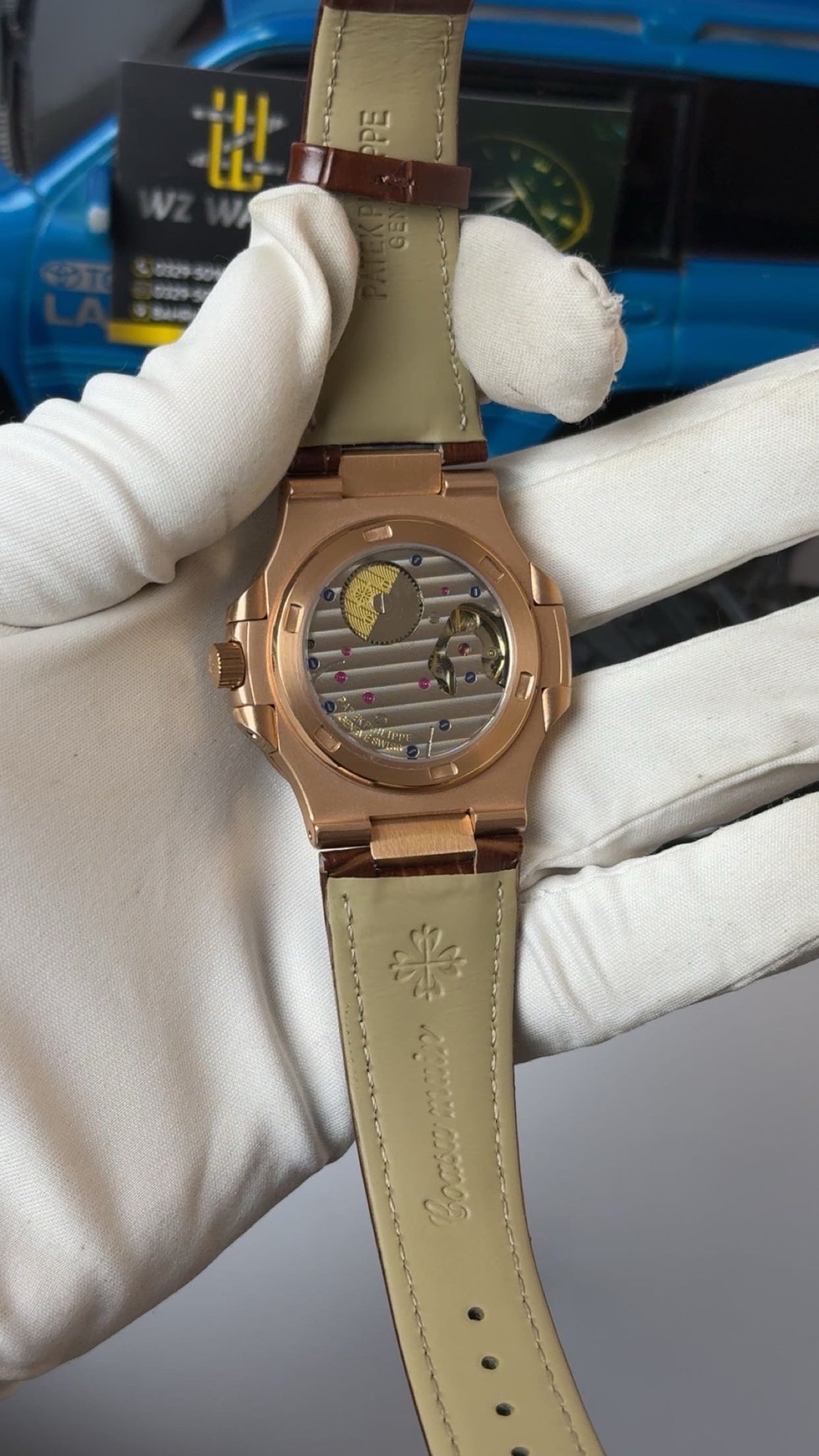 Rose gold with gray Dial.