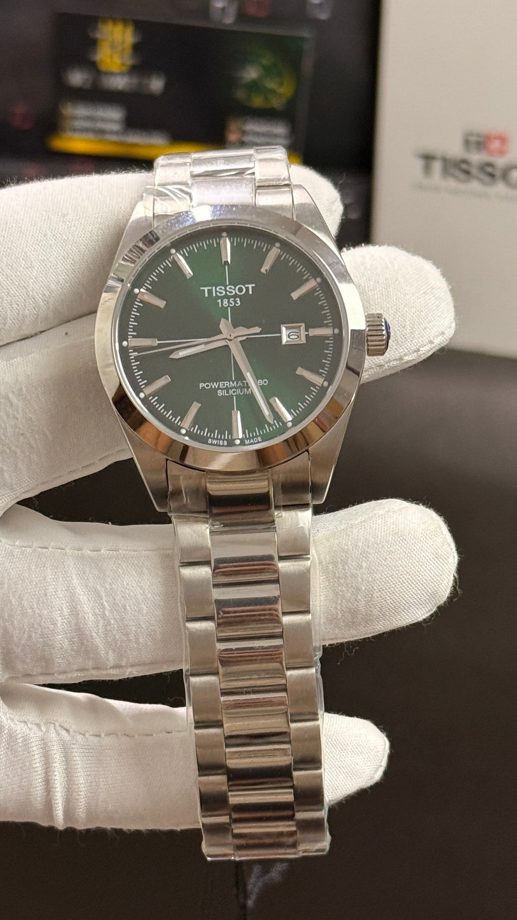 Silver with greendial