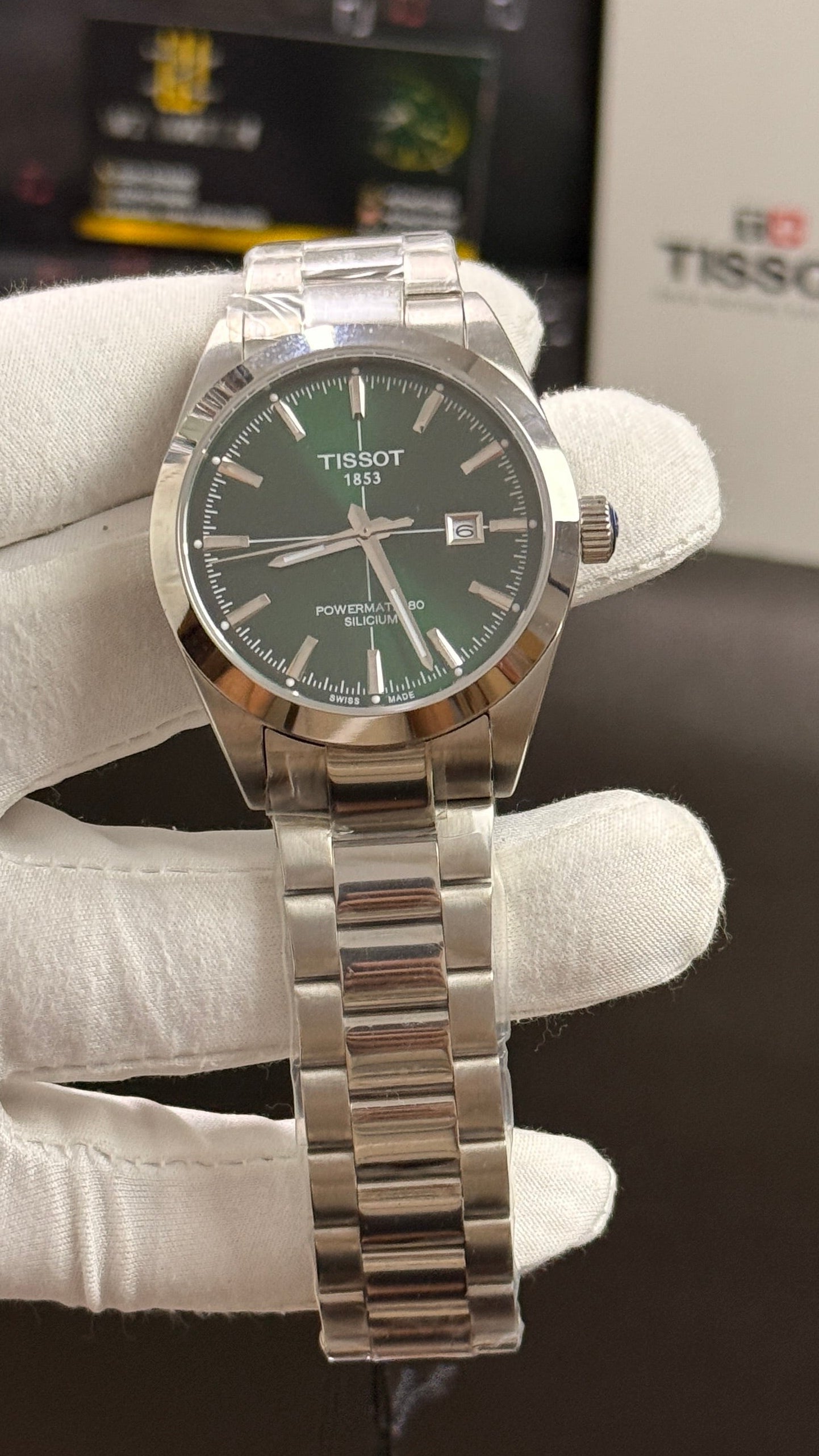 Silver with greendial