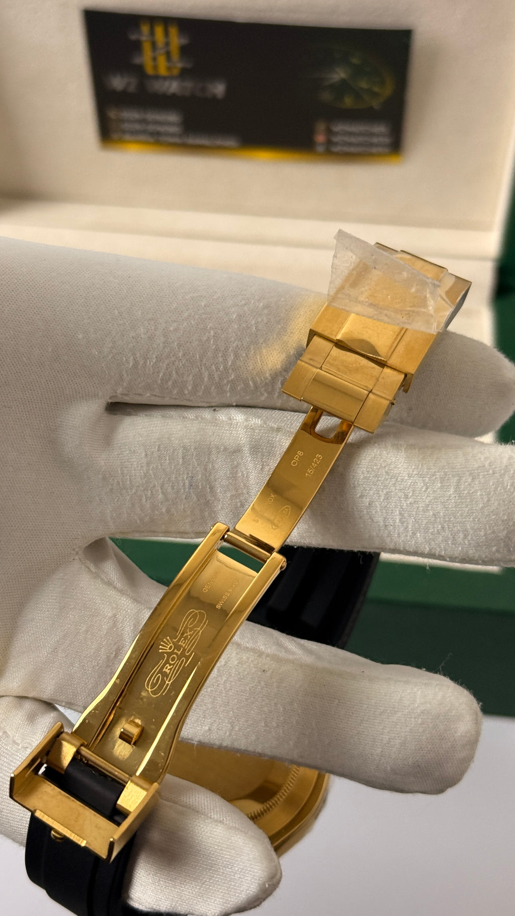 Yellow gold  dial