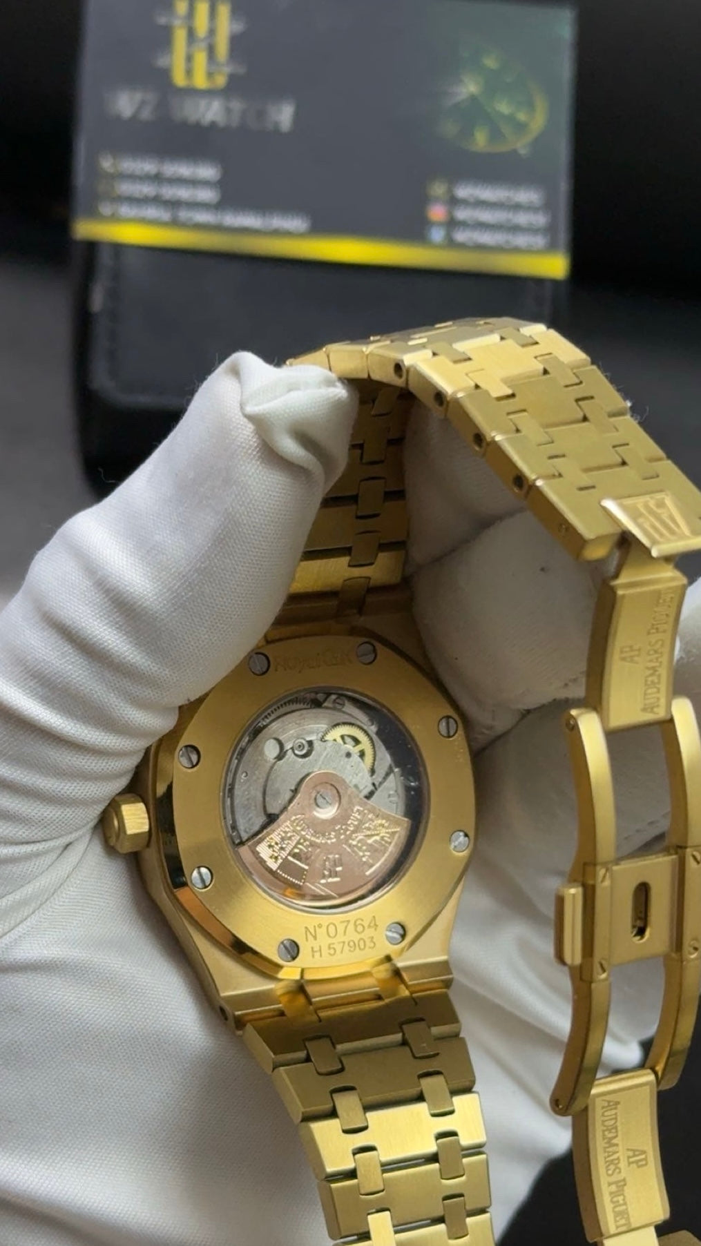 Yellow gold beauty dial