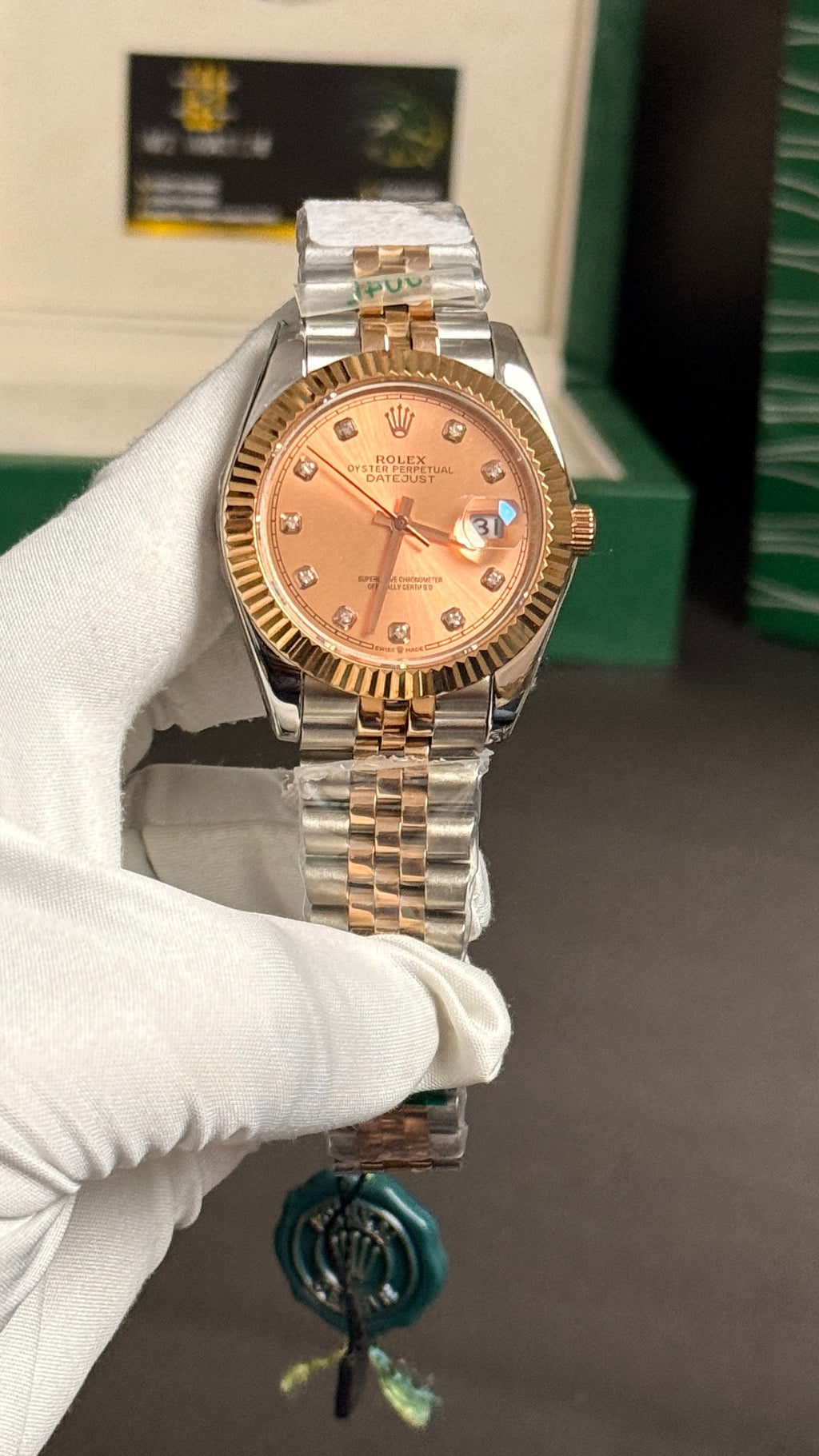 Rose gold Two tone with beauty Dial.