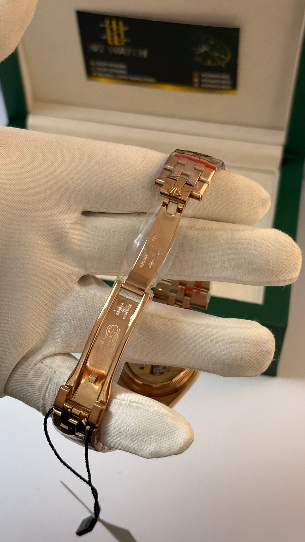 (36mm)Rose gold with white Dial.
