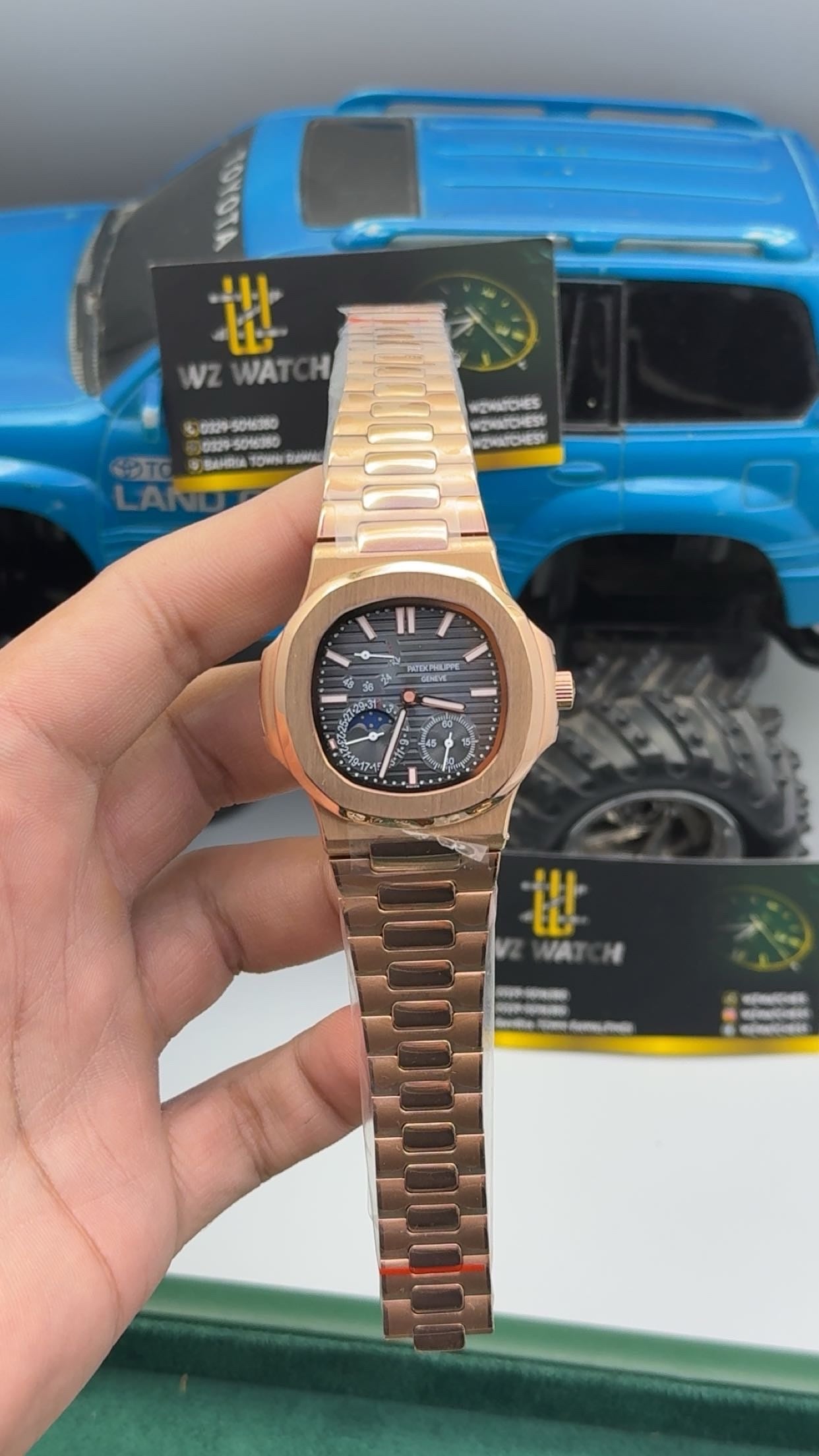 Rose gold  with gray Dial.