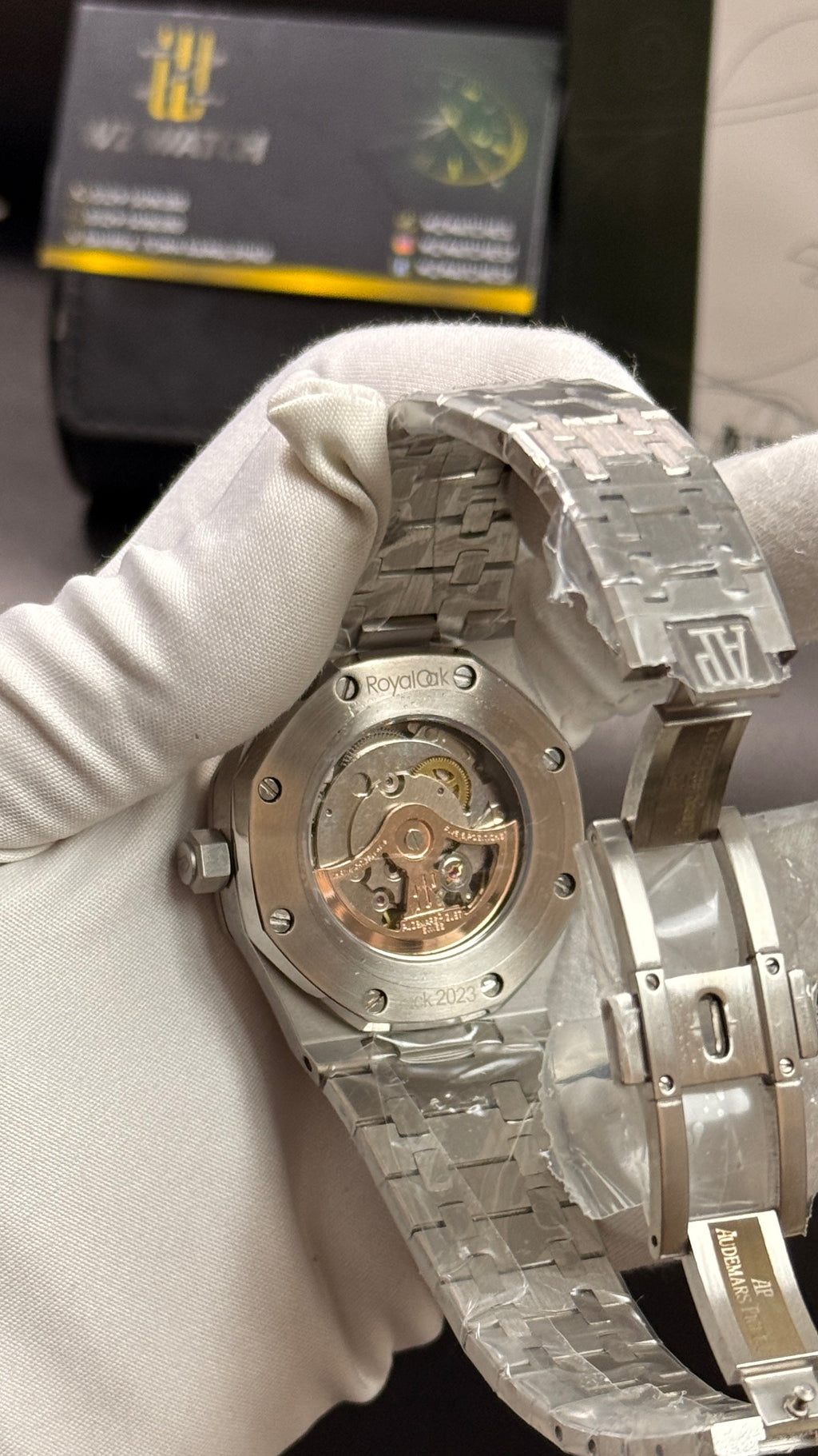 Silver beauty dial
