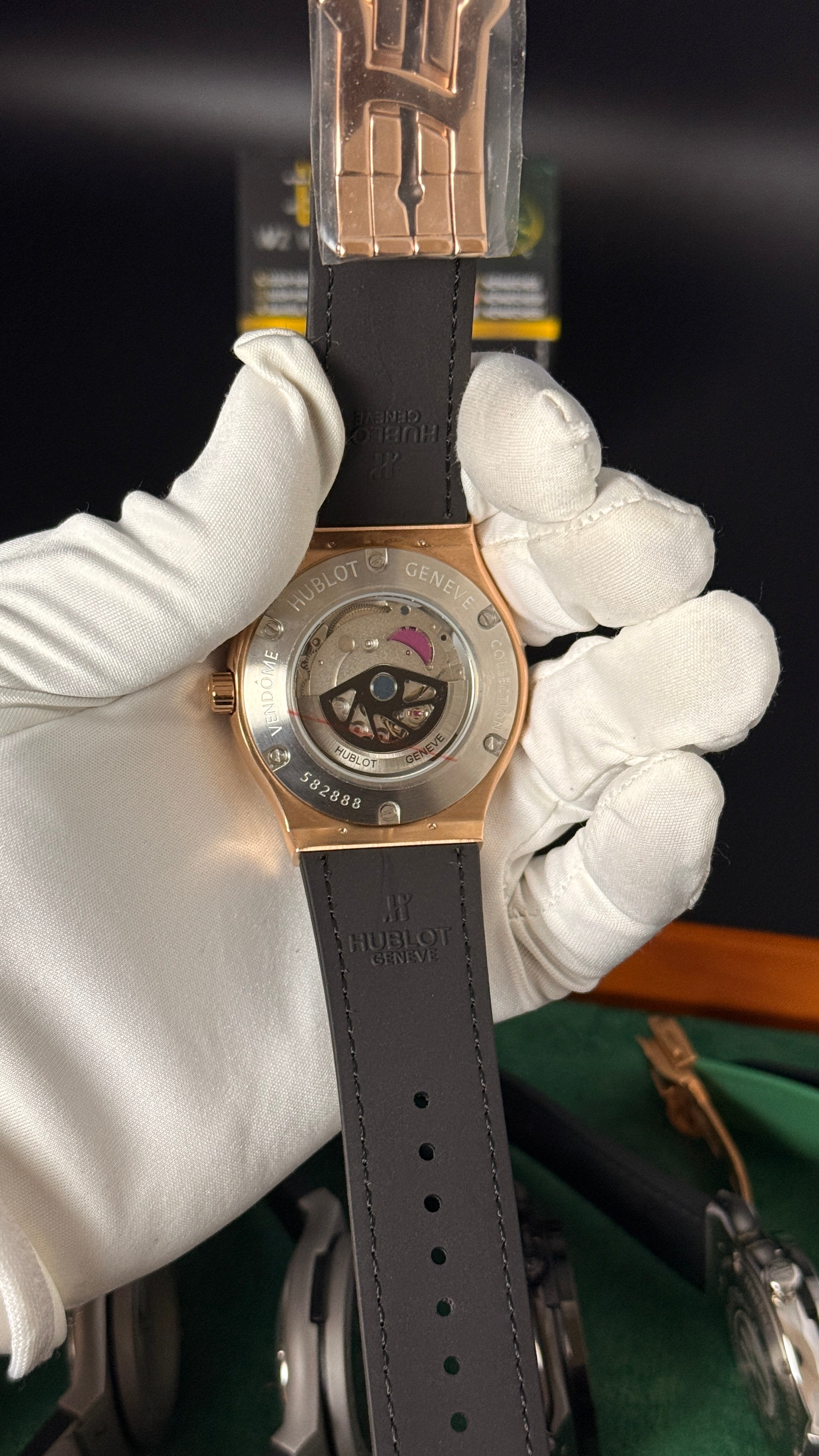 Rose gold with gray Dial.