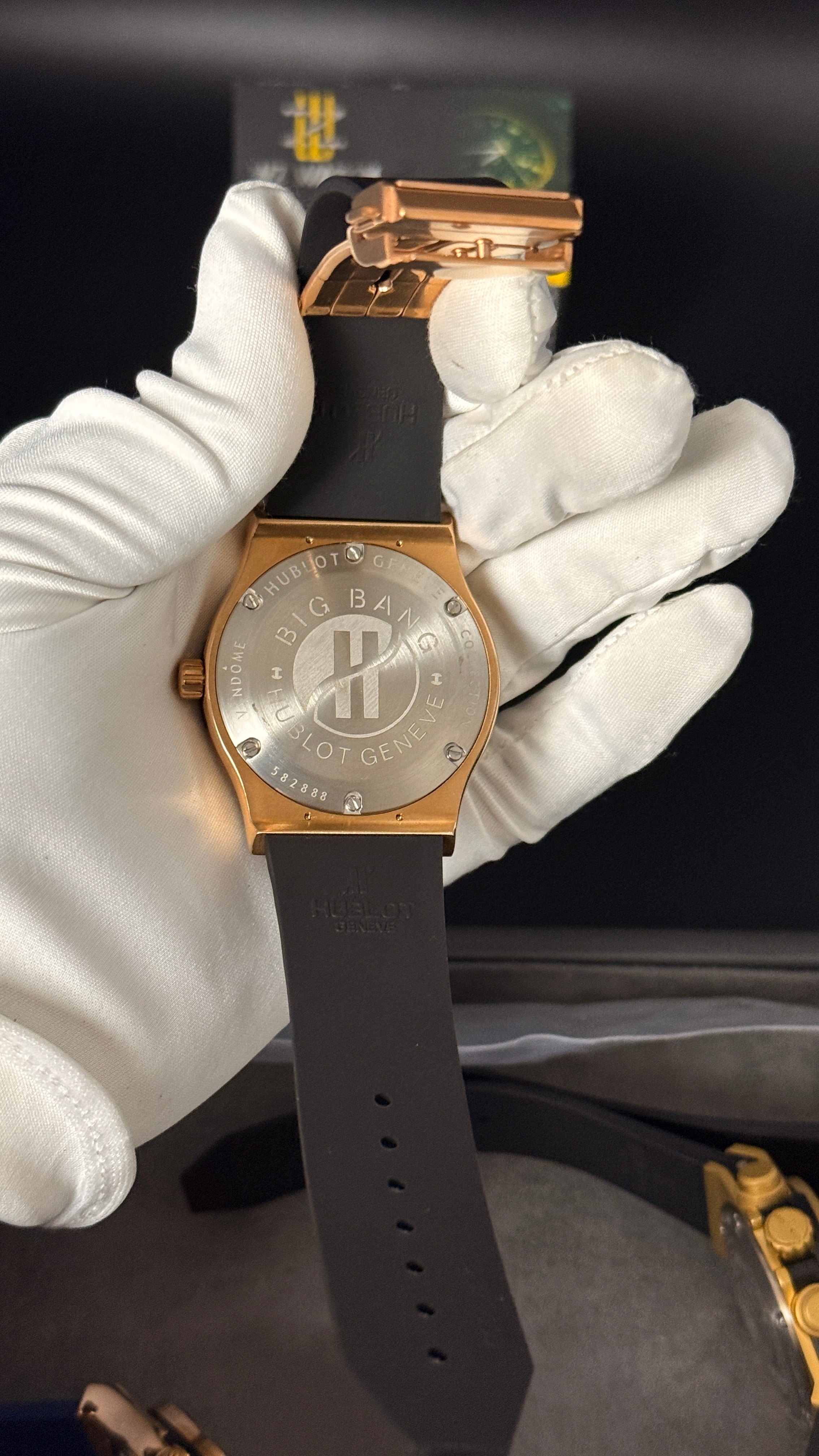 Rose gold with white Dial