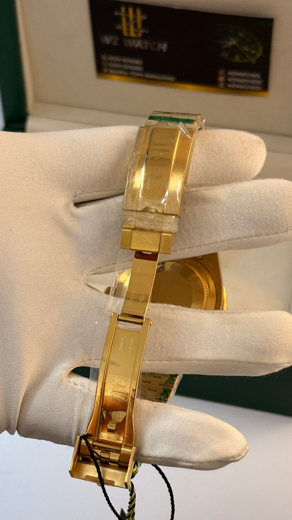 Yellow gold with marble Dial.