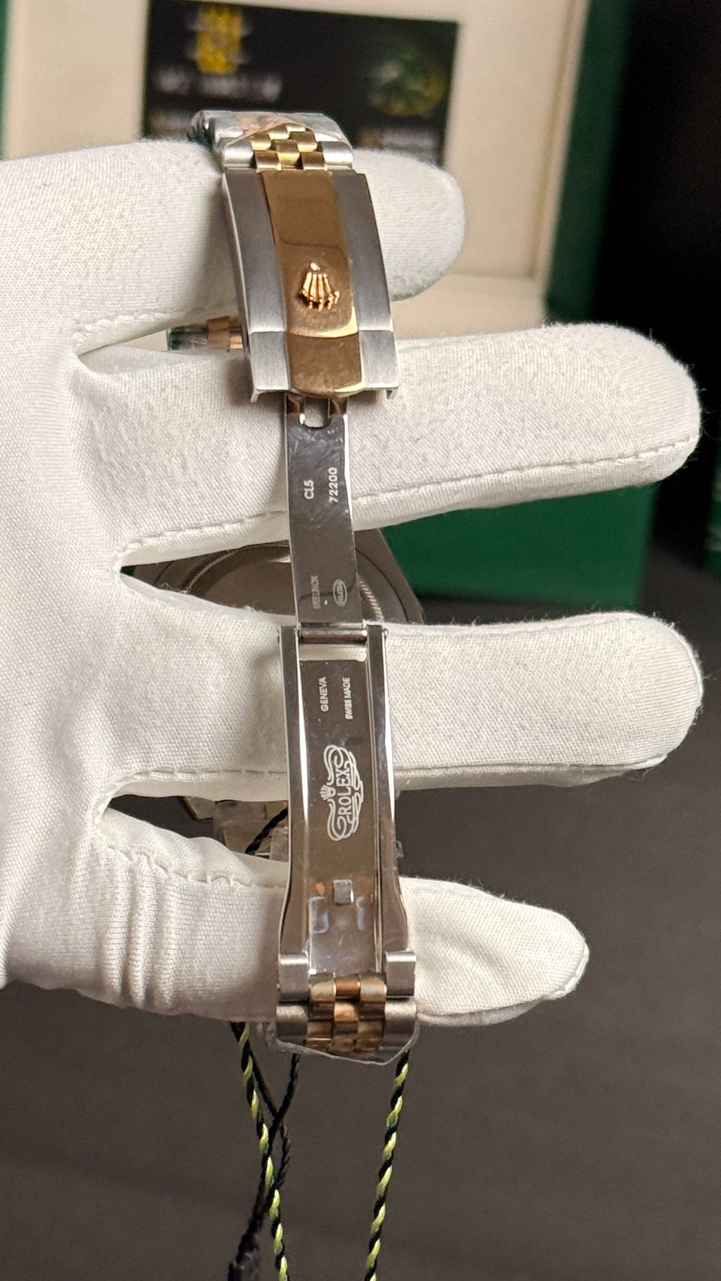 Rose gold Two tone with beauty Dial.