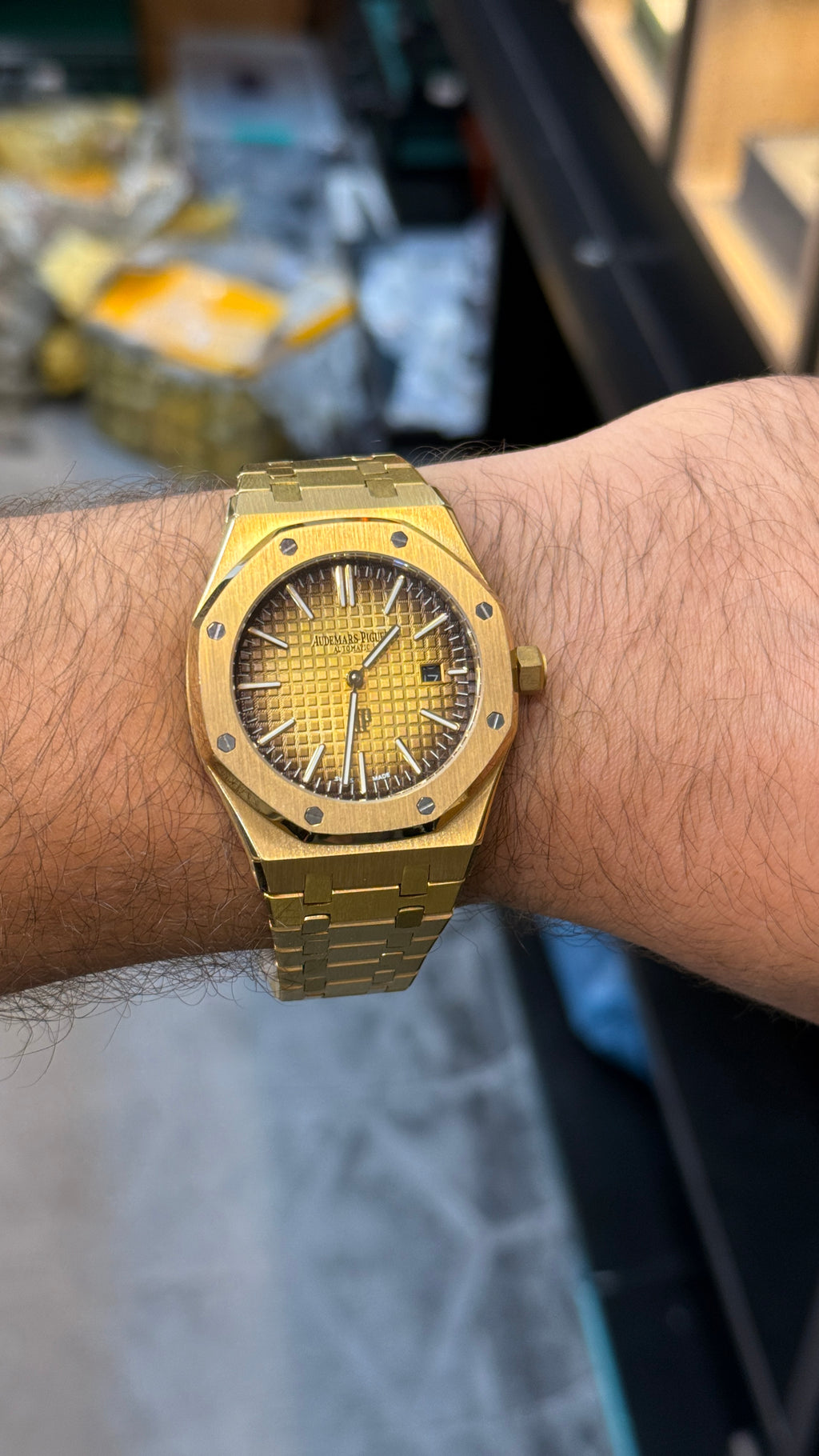 Yellow gold  Dial.