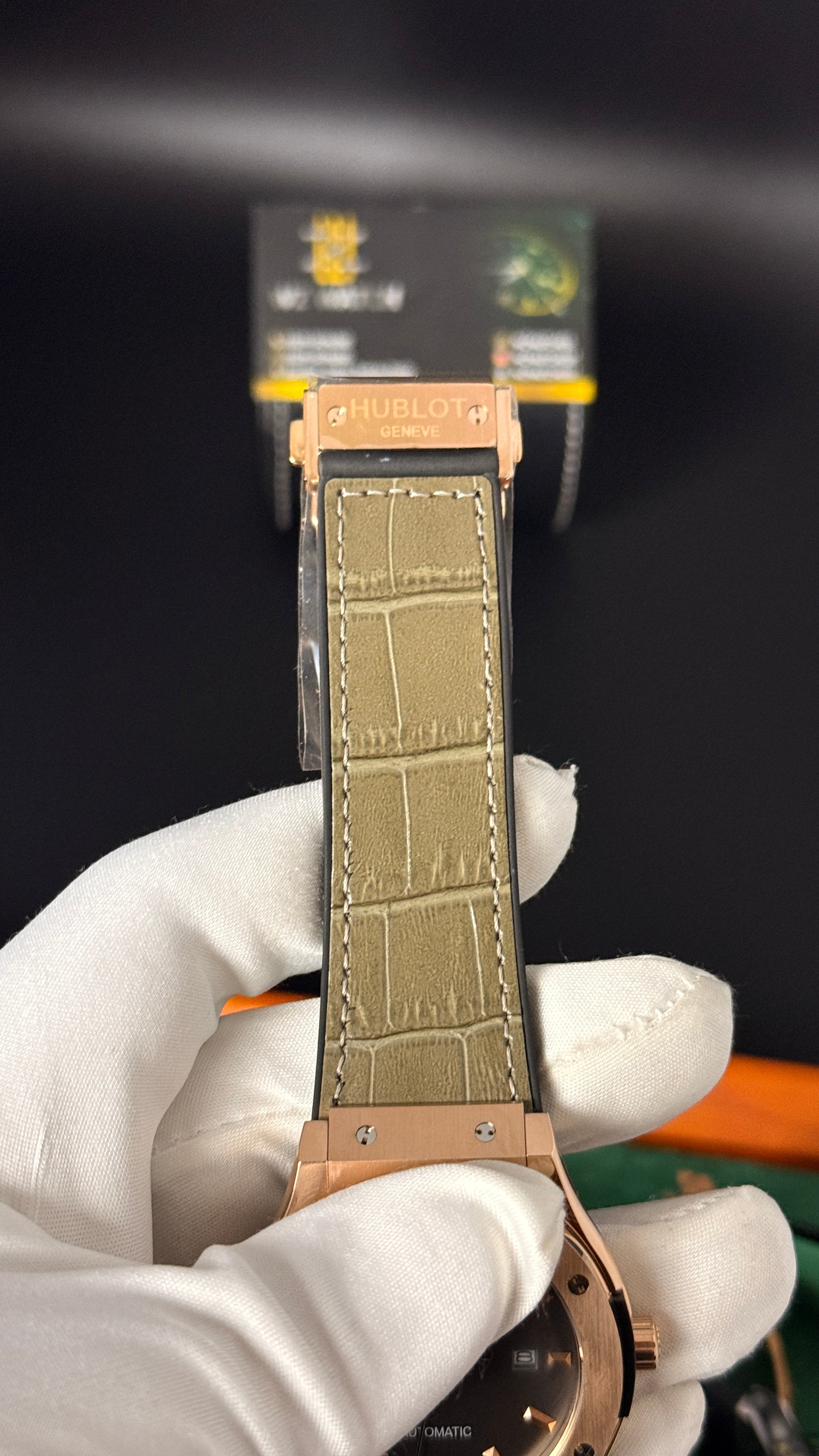 Rose gold with gray Dial.