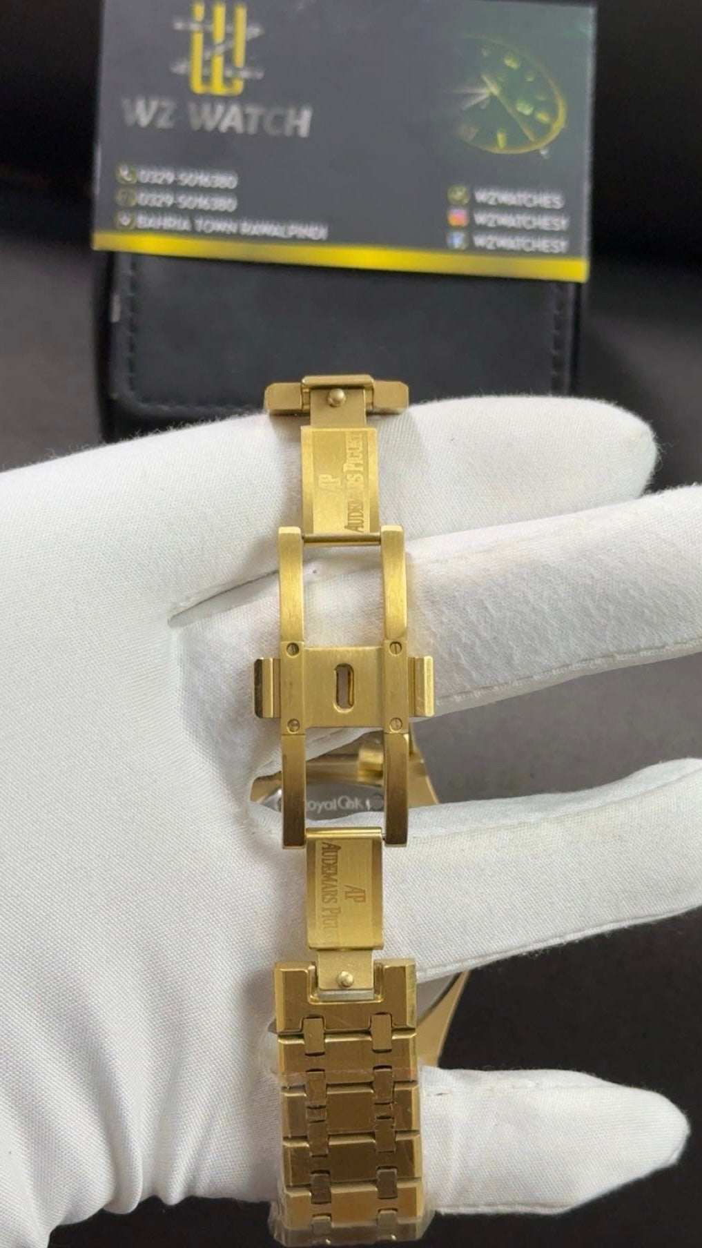 Yellow gold with blue dial