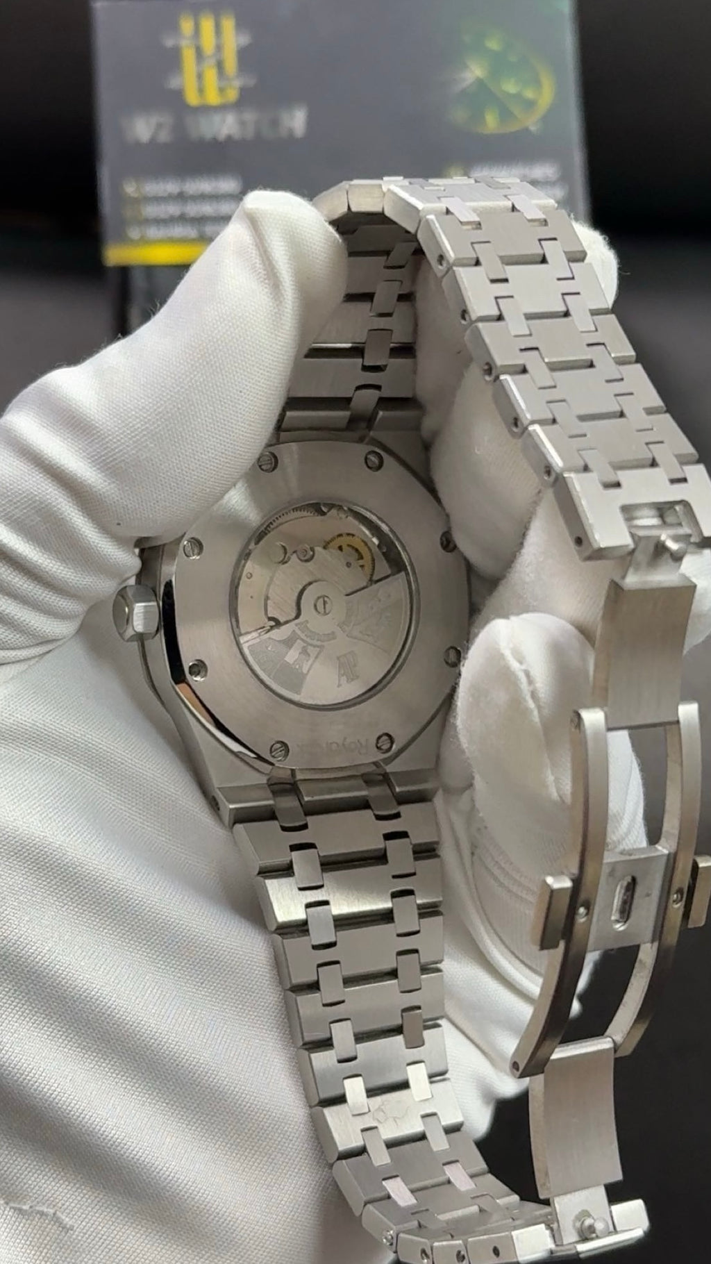 Silver with Tiffany blue dial