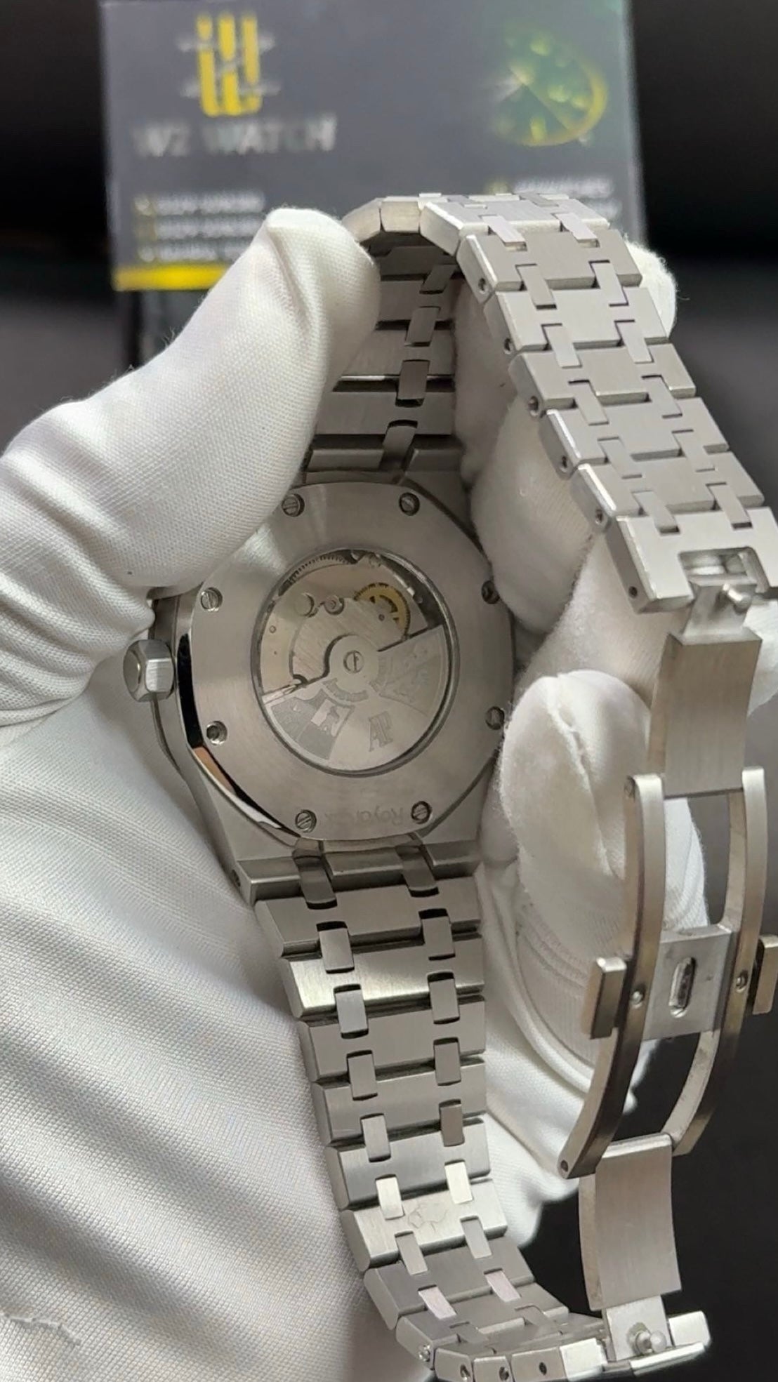 Silver with Tiffany blue dial