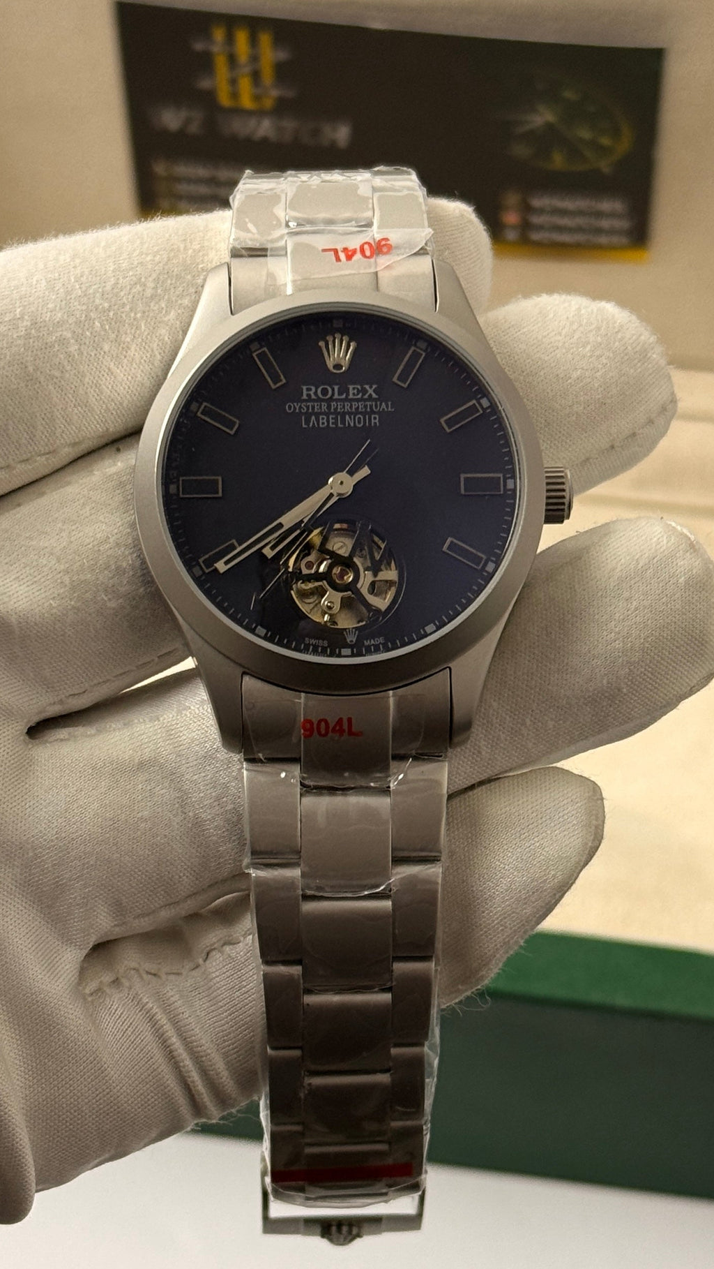 Silver with black Dial. 🖤