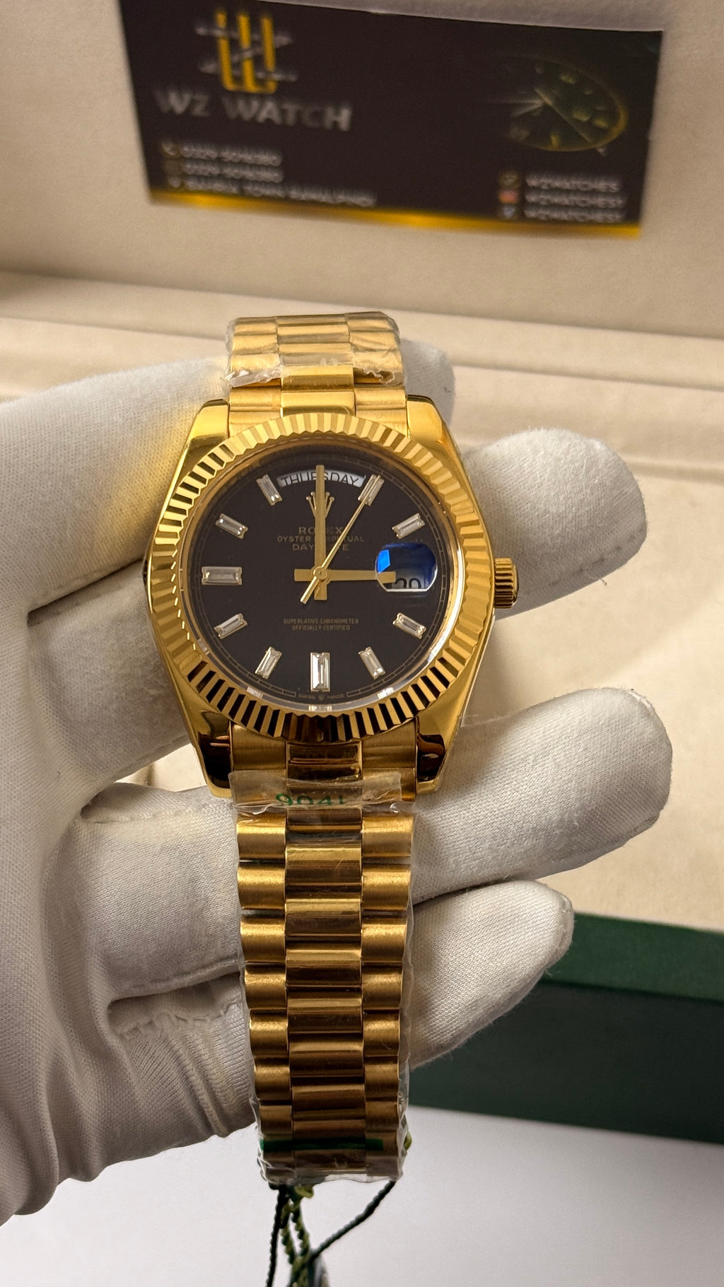 Yellow Gold with black Dial.🖤