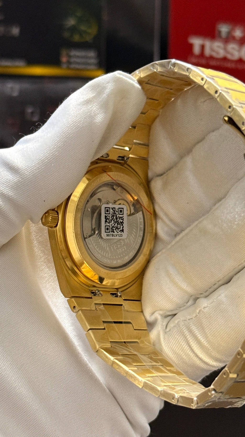 Yellow gold dial
