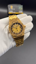 Yellow gold  Dial.